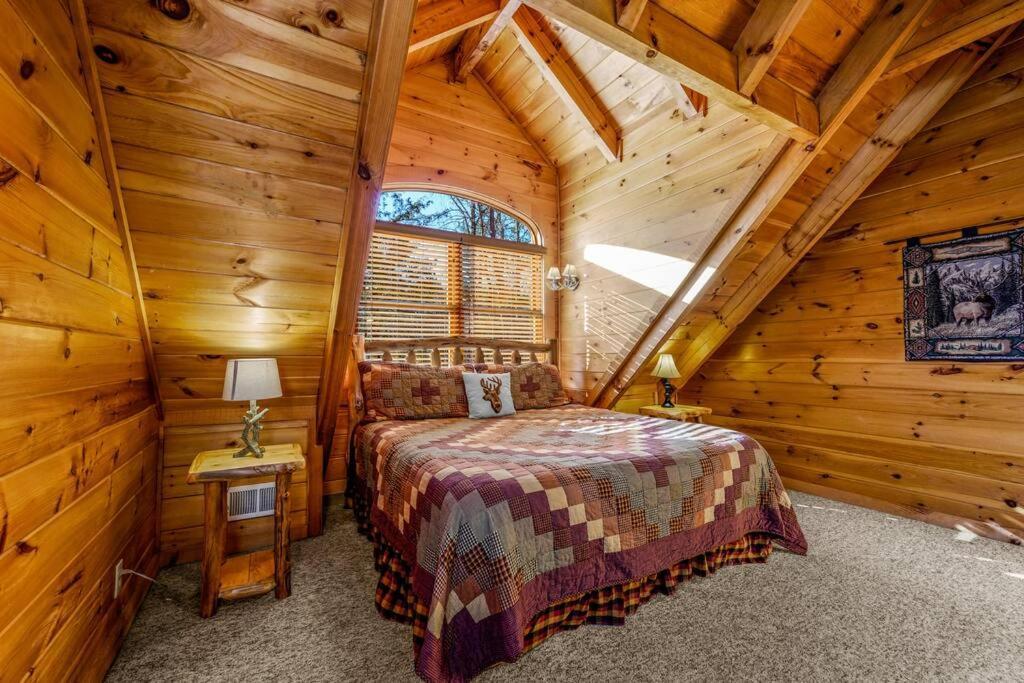 Charming Cabin W/ Hot Tub, Game Room, Top Location Pigeon Forge Zewnętrze zdjęcie