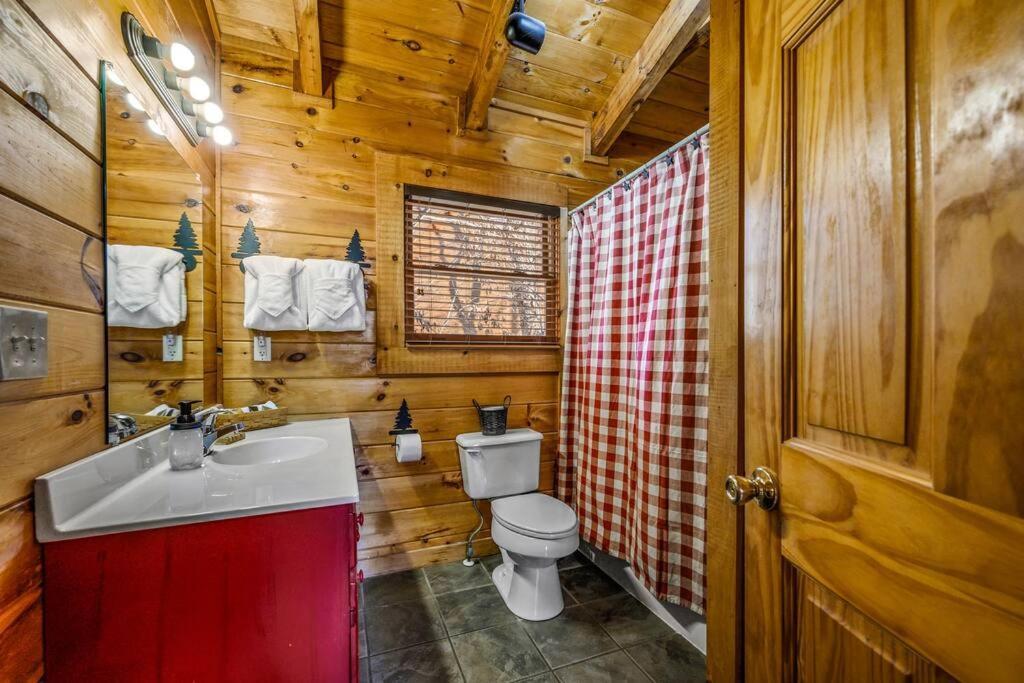 Charming Cabin W/ Hot Tub, Game Room, Top Location Pigeon Forge Zewnętrze zdjęcie