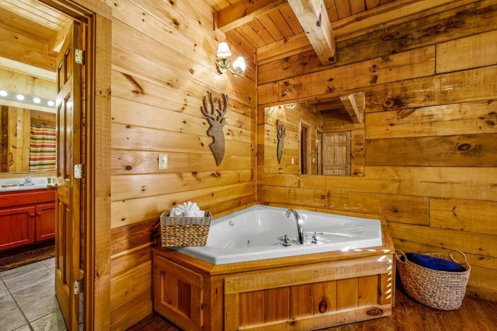 Charming Cabin W/ Hot Tub, Game Room, Top Location Pigeon Forge Zewnętrze zdjęcie