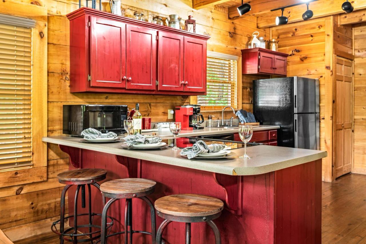 Charming Cabin W/ Hot Tub, Game Room, Top Location Pigeon Forge Zewnętrze zdjęcie